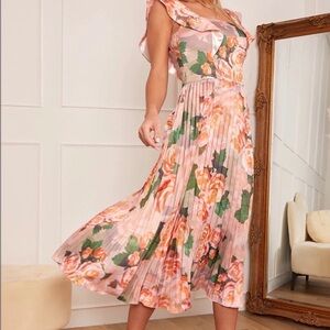 NWT Chi chi London floral pleated midi dress special event wedding guest Size 12
